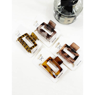Medium Tortoise Shell Pattern Leopard Jaw Clips