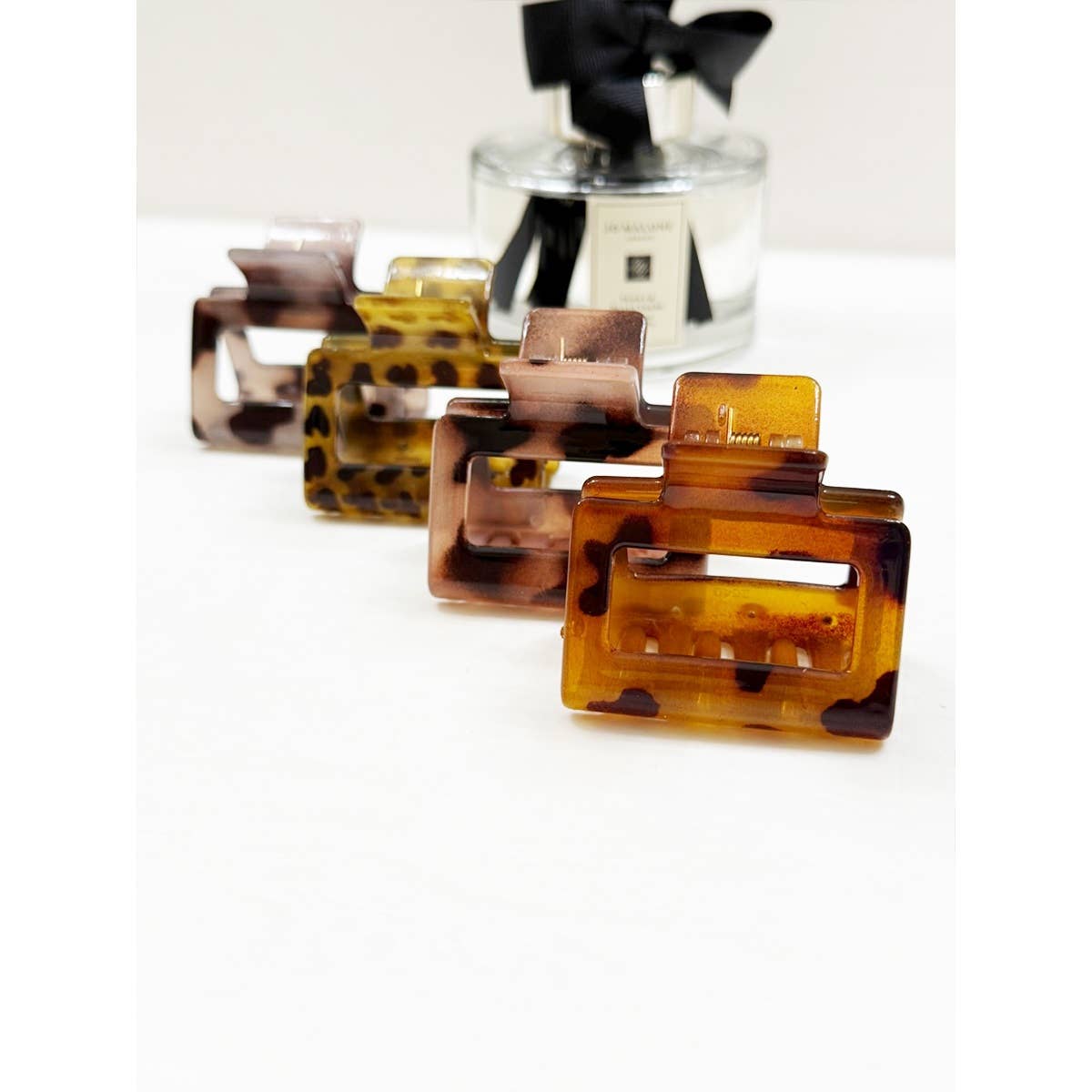 Medium Tortoise Shell Pattern Leopard Jaw Clips