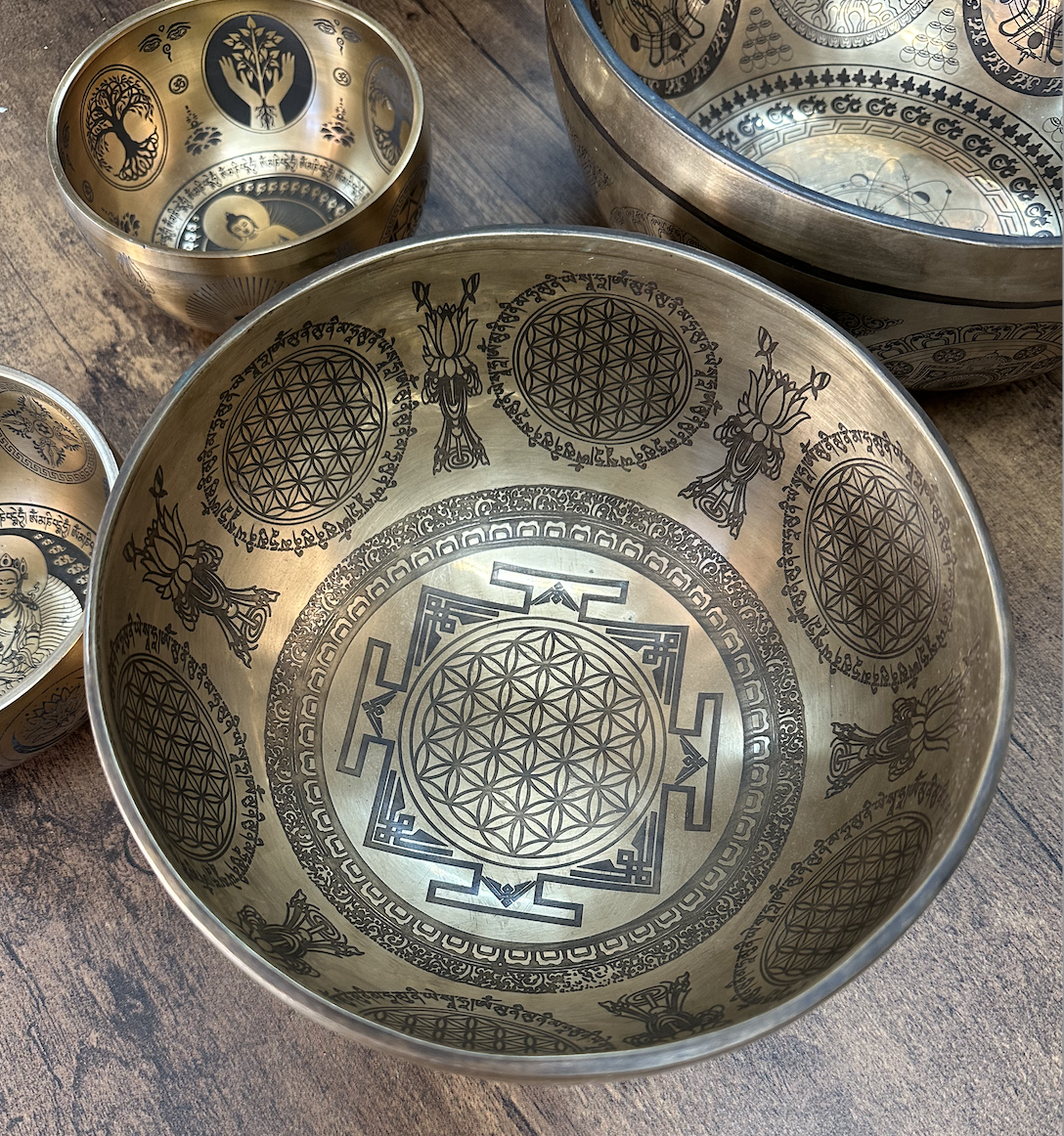 7-8" Tibetan Singing Bowl – Sacred Mantra Design 1000g