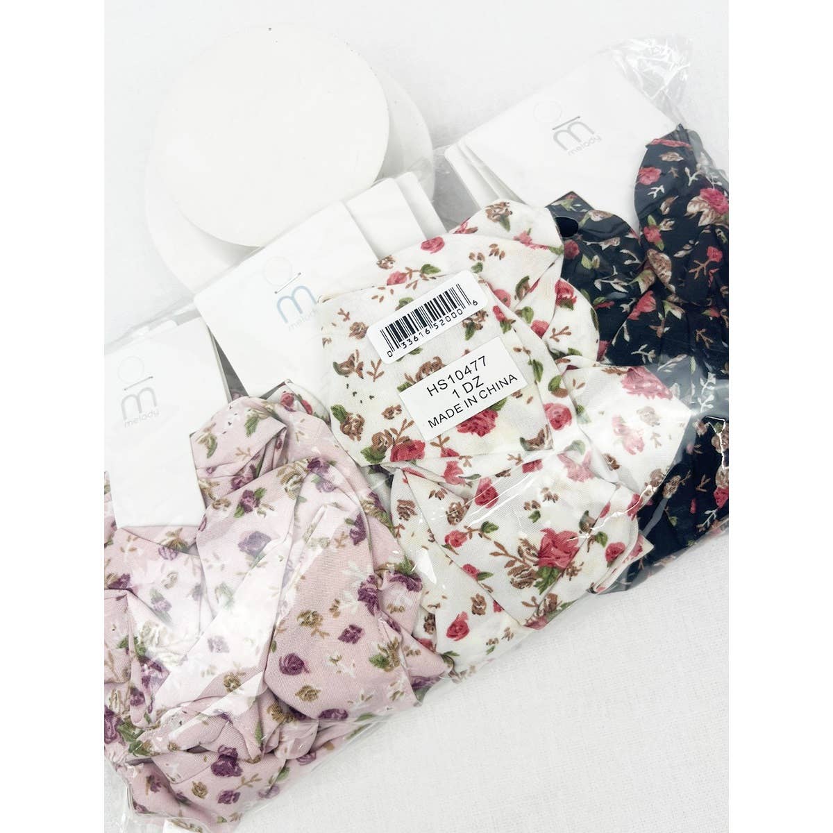 Soft Ditsy Floral Print Scrunchie: MIX COLOR