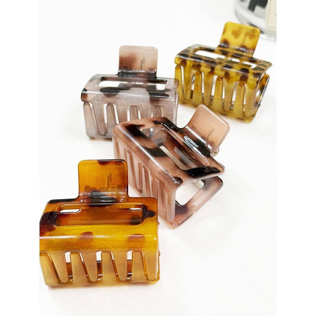 Medium Tortoise Shell Pattern Leopard Jaw Clips