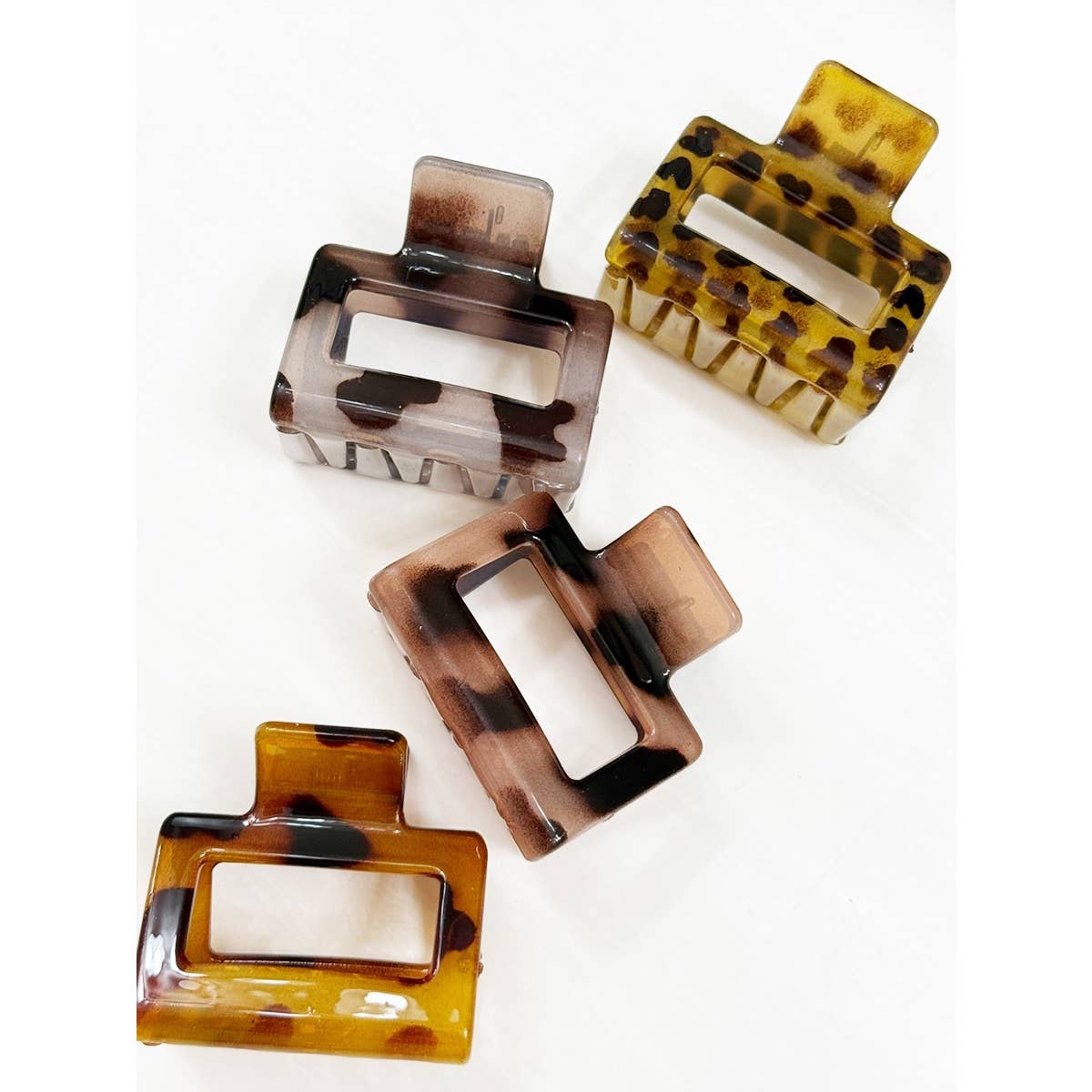 Medium Tortoise Shell Pattern Leopard Jaw Clips