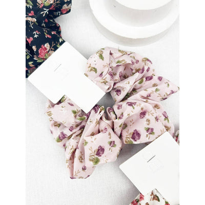 Soft Ditsy Floral Print Scrunchie: MIX COLOR