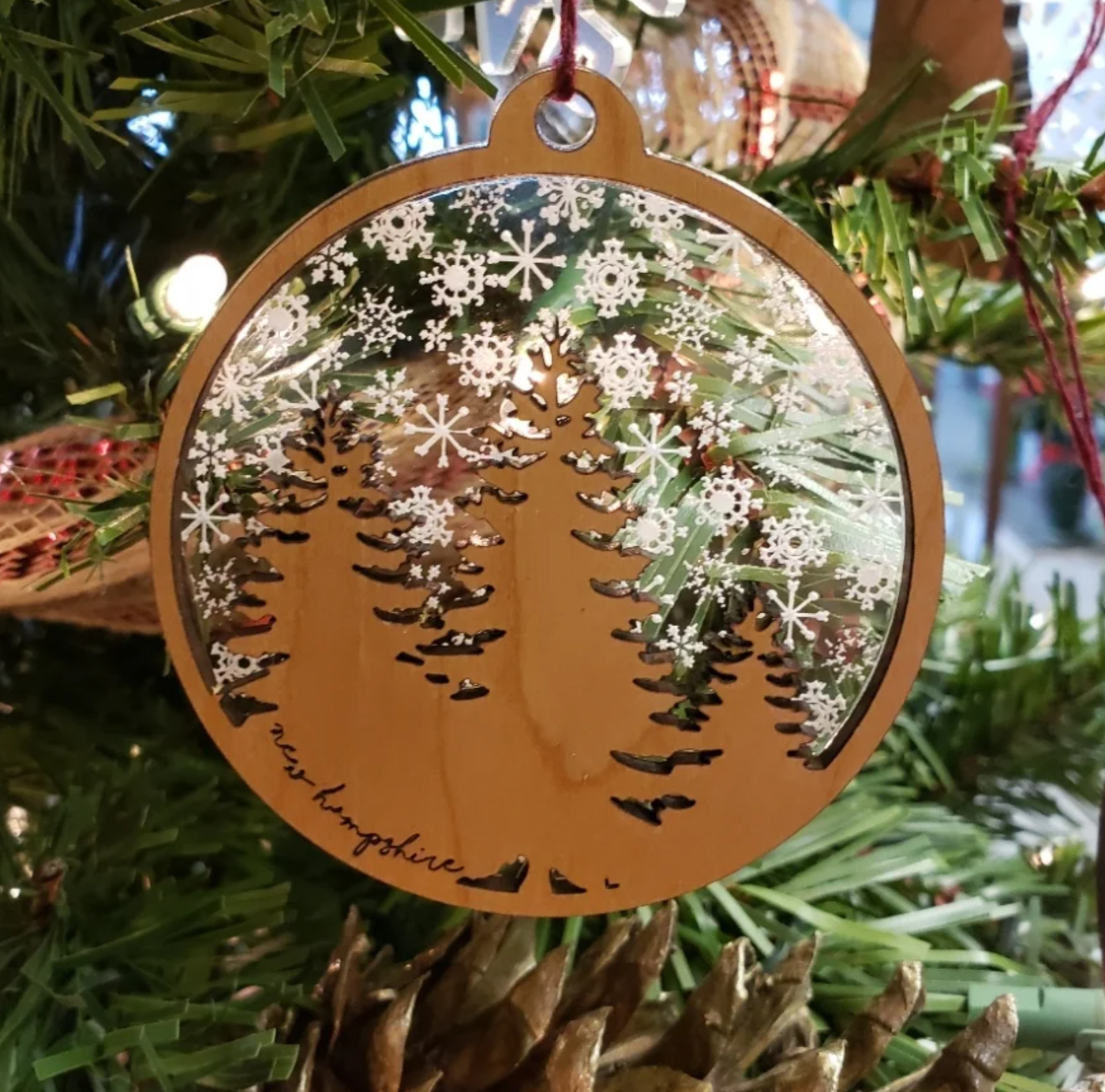 "Evergreen" Wooden Laser Cut Holiday Christmas Ornament: KINGSTON